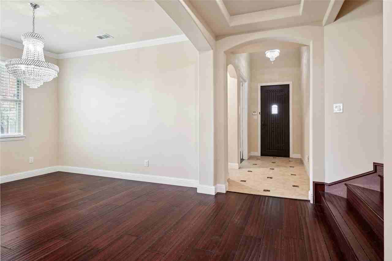 7211 Beranger Dr - Photo 2 of 22