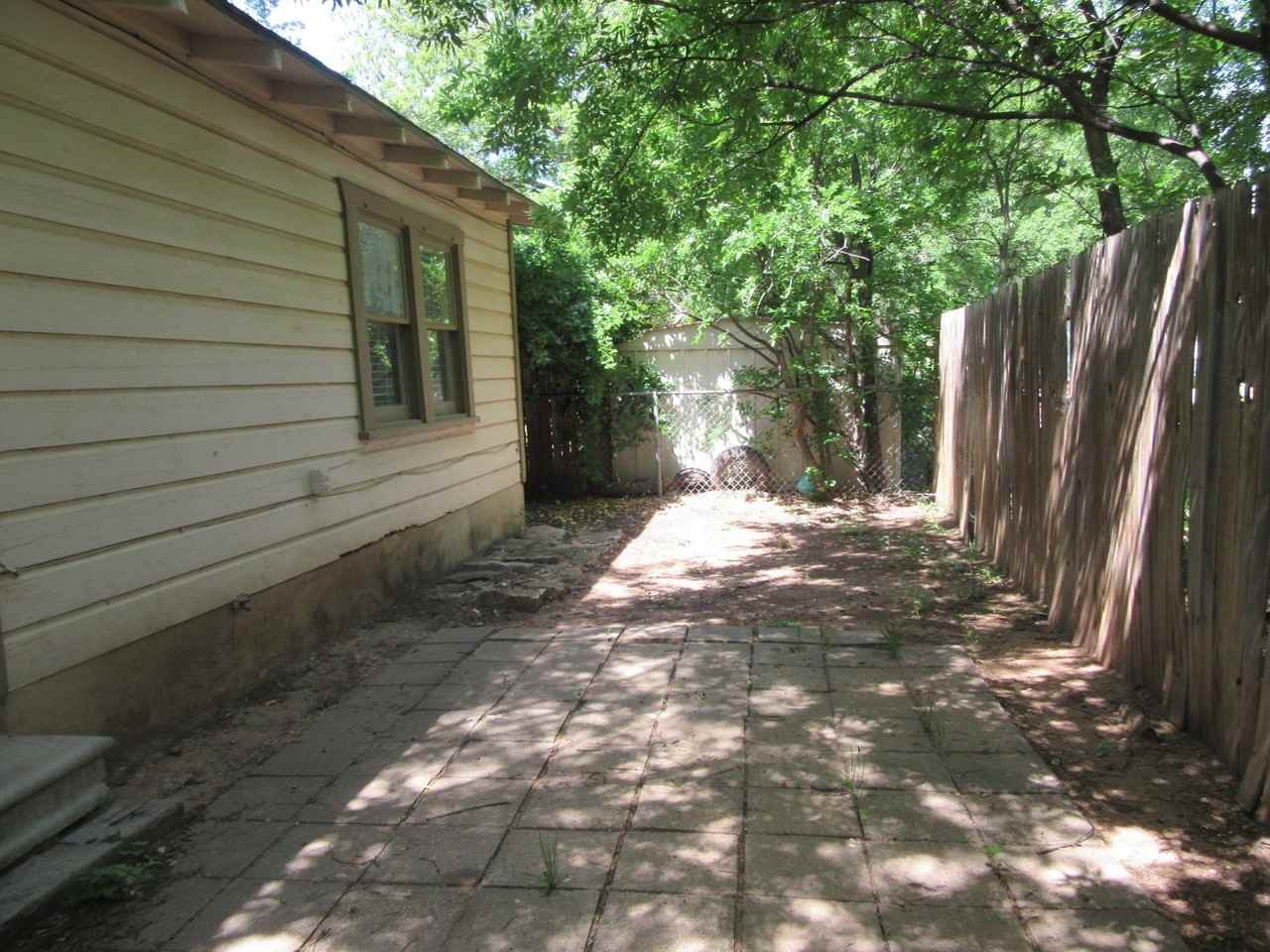 1430 S 12th St - Photo 2 of 17
