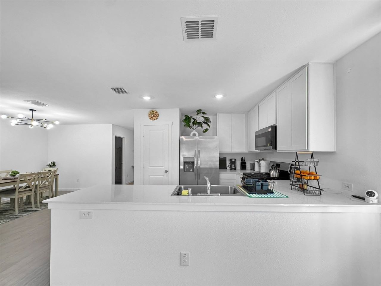 1817 Ventasso Blvd - Photo 3 of 14