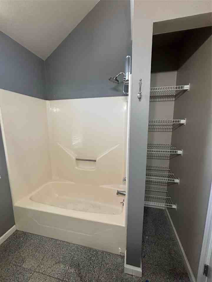 303 Settlers Park Dr - Photo 2 of 9