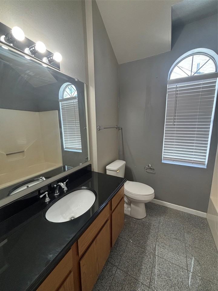 303 Settlers Park Dr - Photo 3 of 9