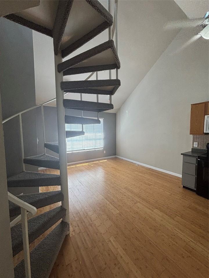 303 Settlers Park Dr - Photo 5 of 9