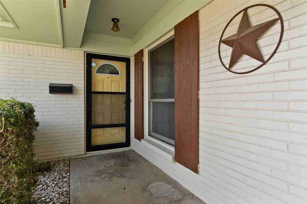 4806 Inverness Ave - Photo 2 of 15