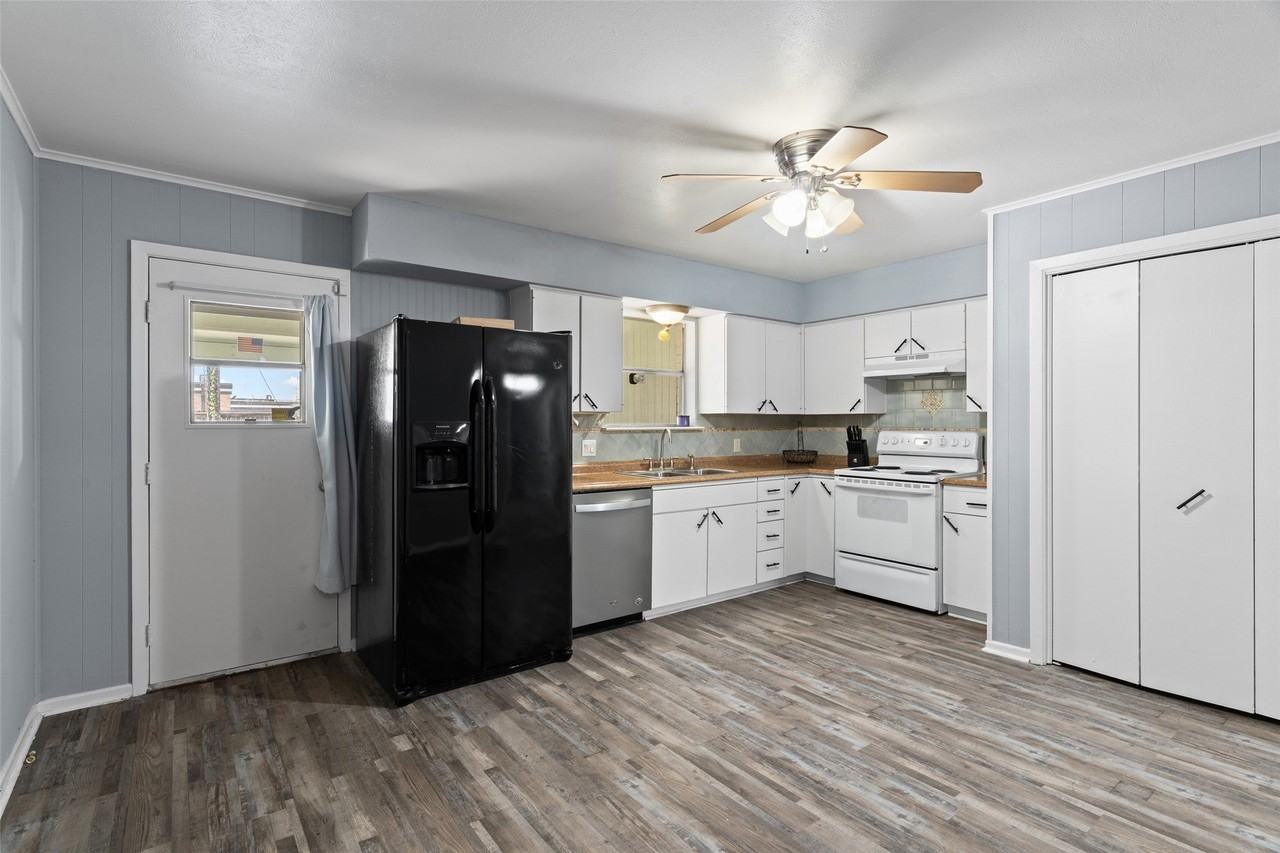 4806 Inverness Ave - Photo 6 of 15