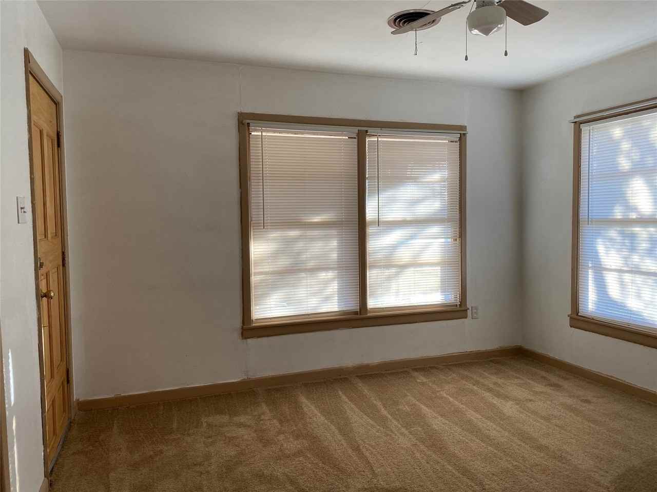 910 Merchant St - Photo 6 of 8