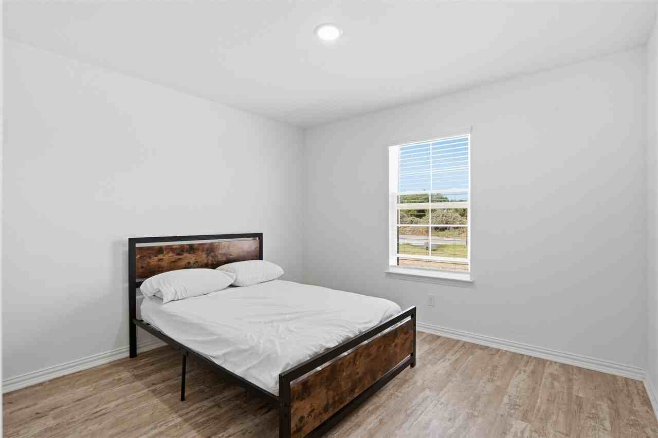 3809 Pine Rd - Photo 4 of 25