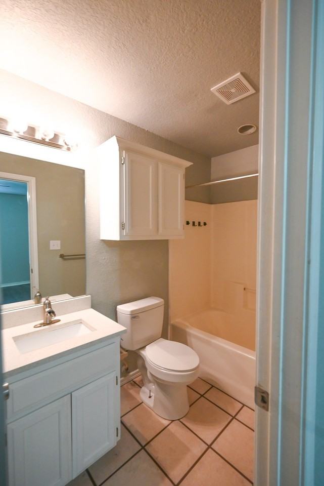 502 N Sewell Dr #B - Photo 7 of 10