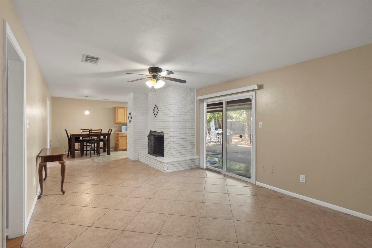7109 Jewell Ave - Photo 4 of 21