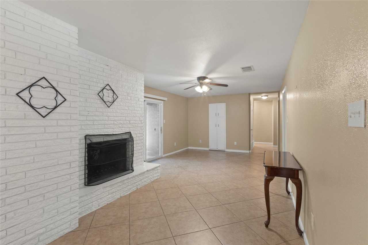 7109 Jewell Ave - Photo 6 of 21