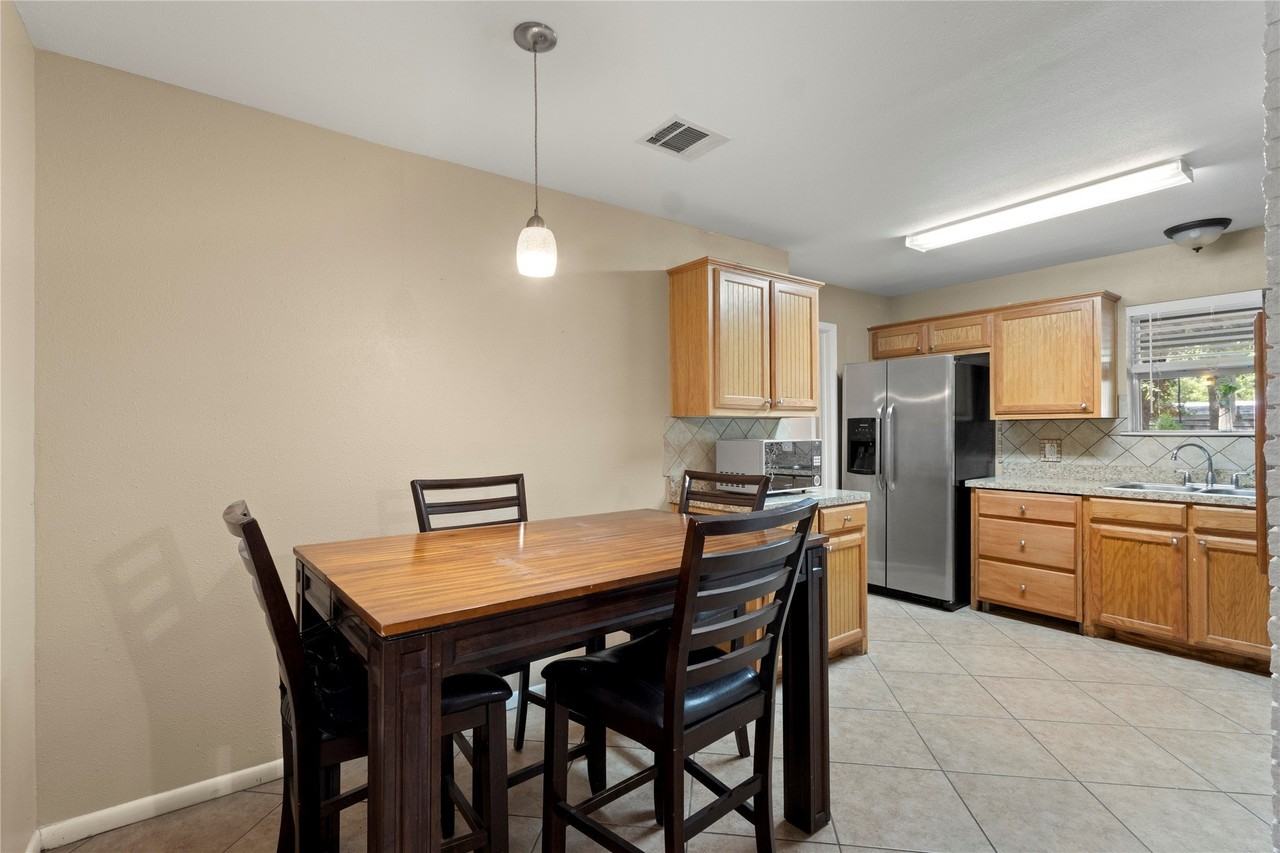 7109 Jewell Ave - Photo 7 of 21