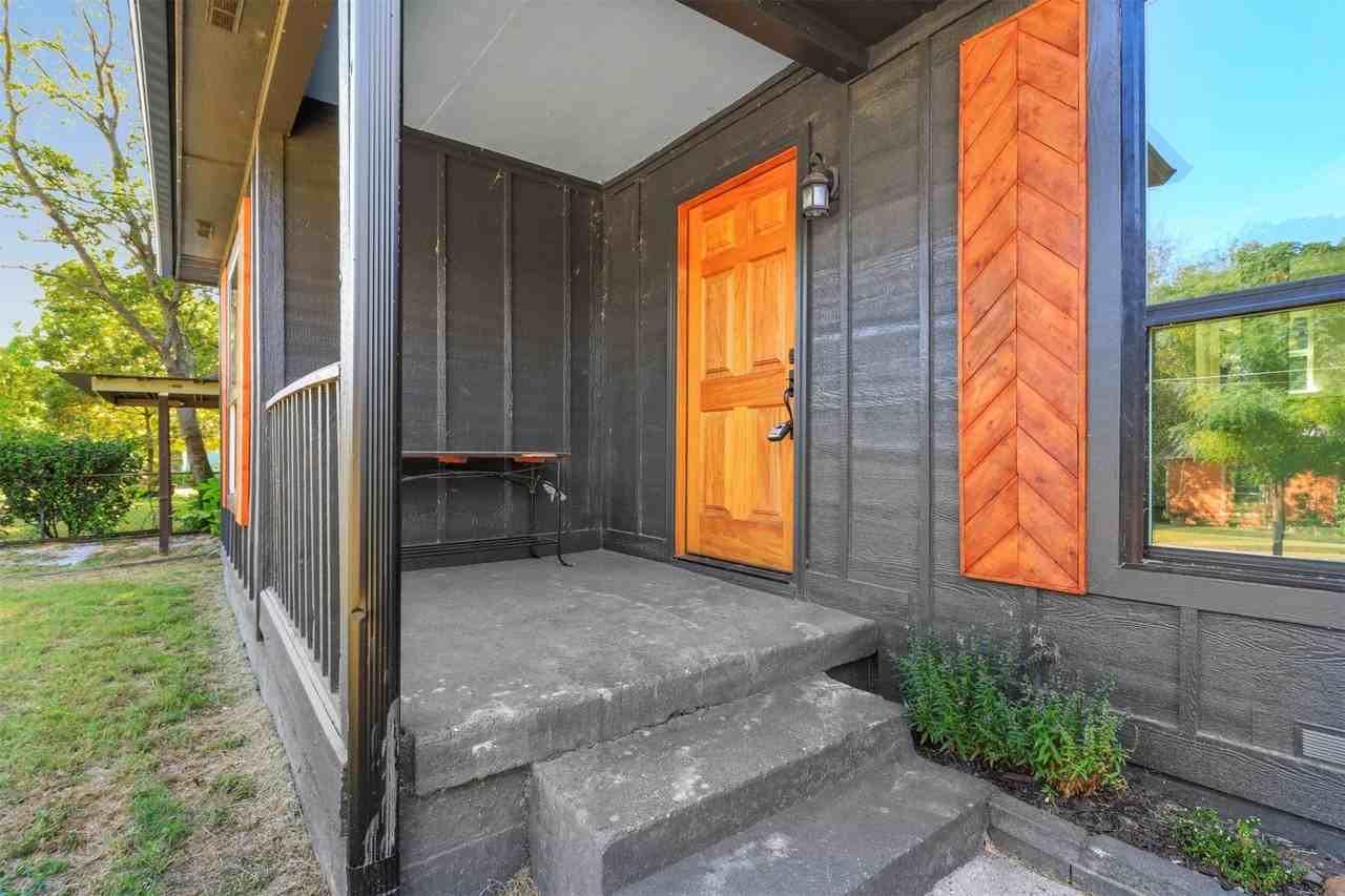 1415 Snyder St - Photo 2 of 18