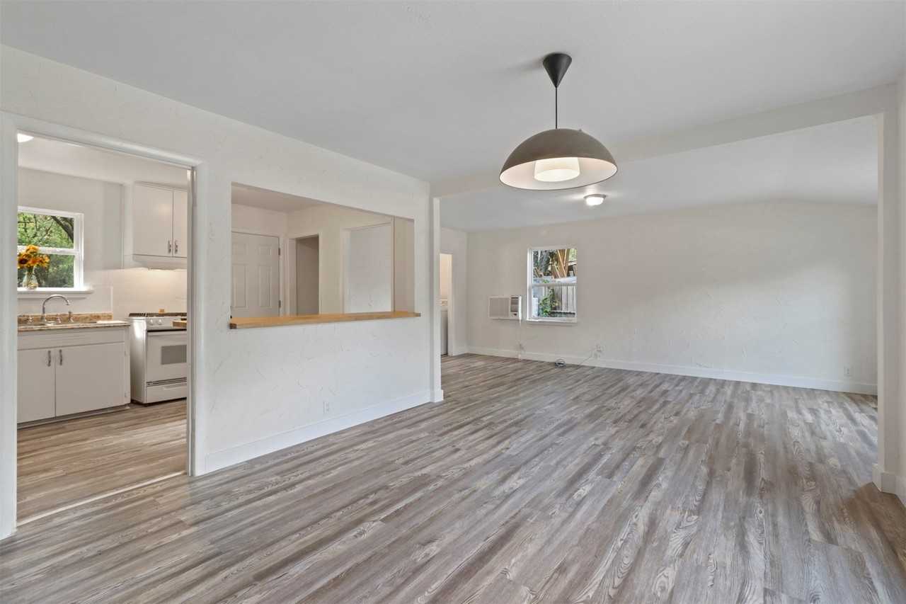 1415 Snyder St - Photo 3 of 18