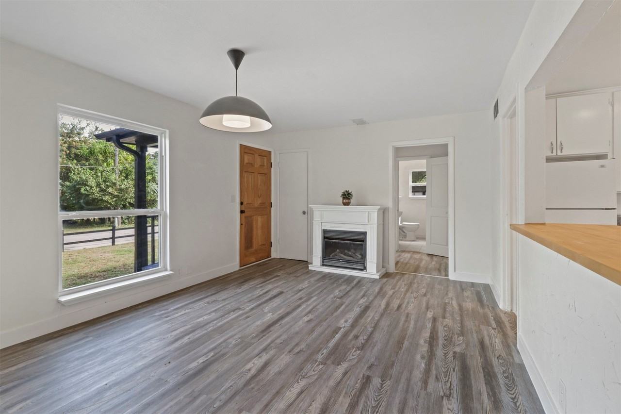 1415 Snyder St - Photo 5 of 18