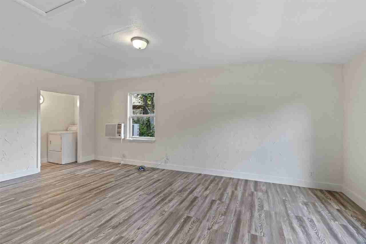 1415 Snyder St - Photo 6 of 18