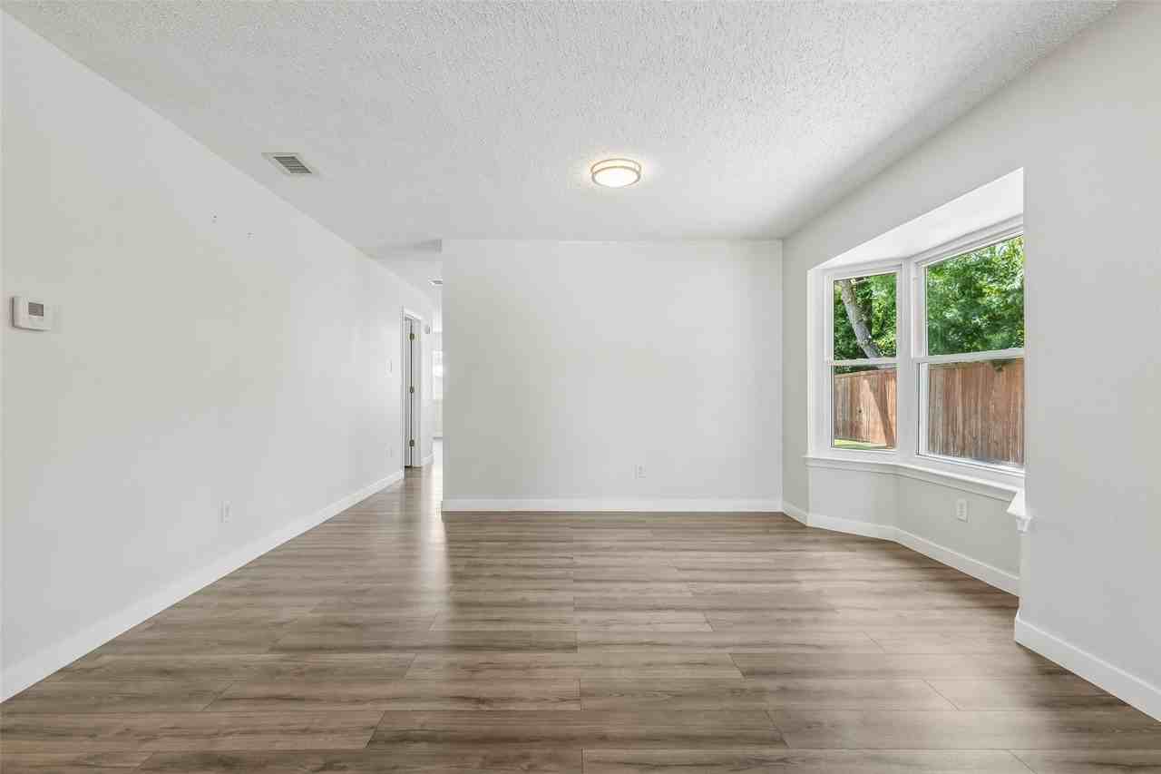 3109 Fairgate Dr - Photo 5 of 21
