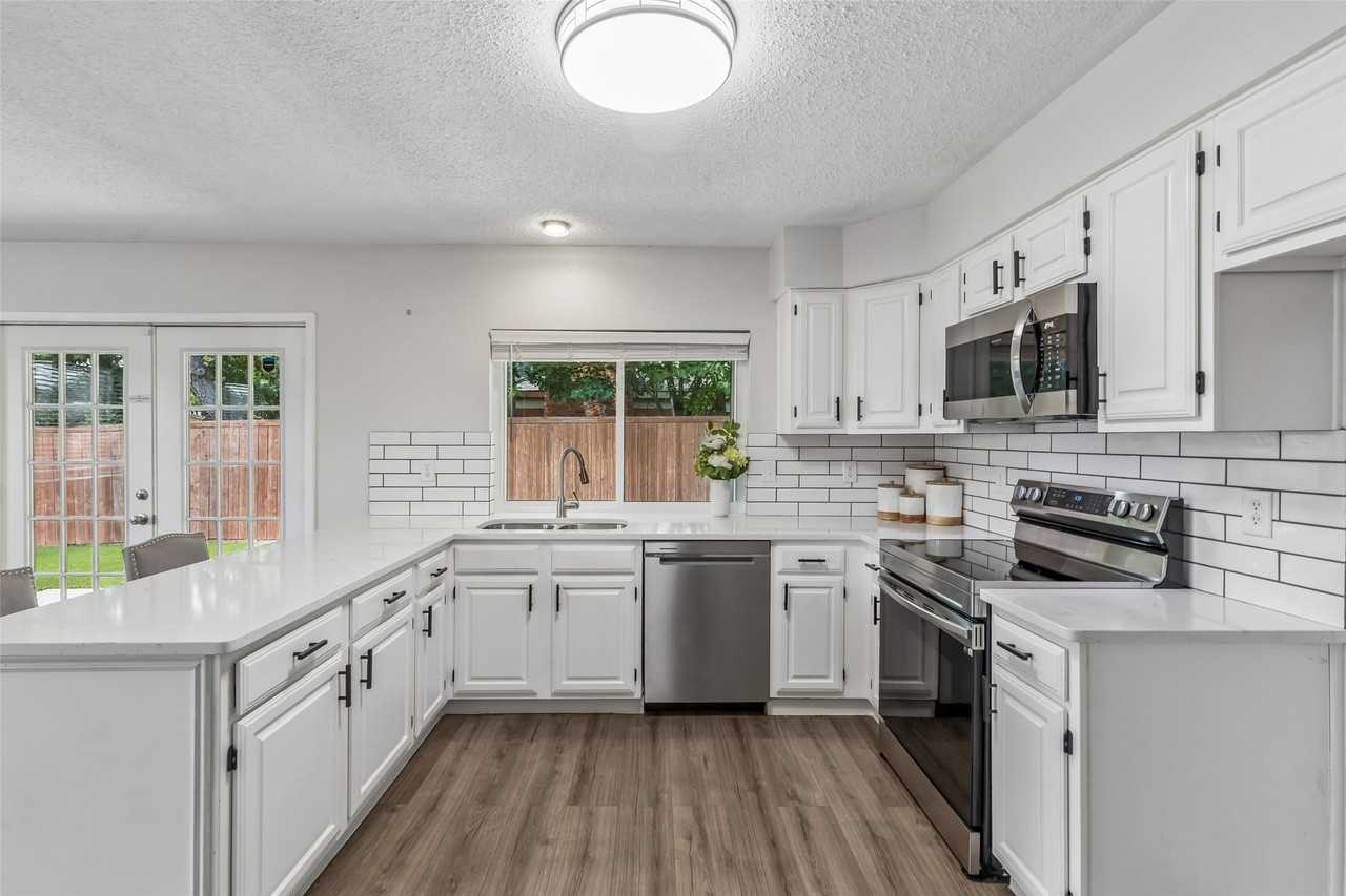 3109 Fairgate Dr - Photo 6 of 21