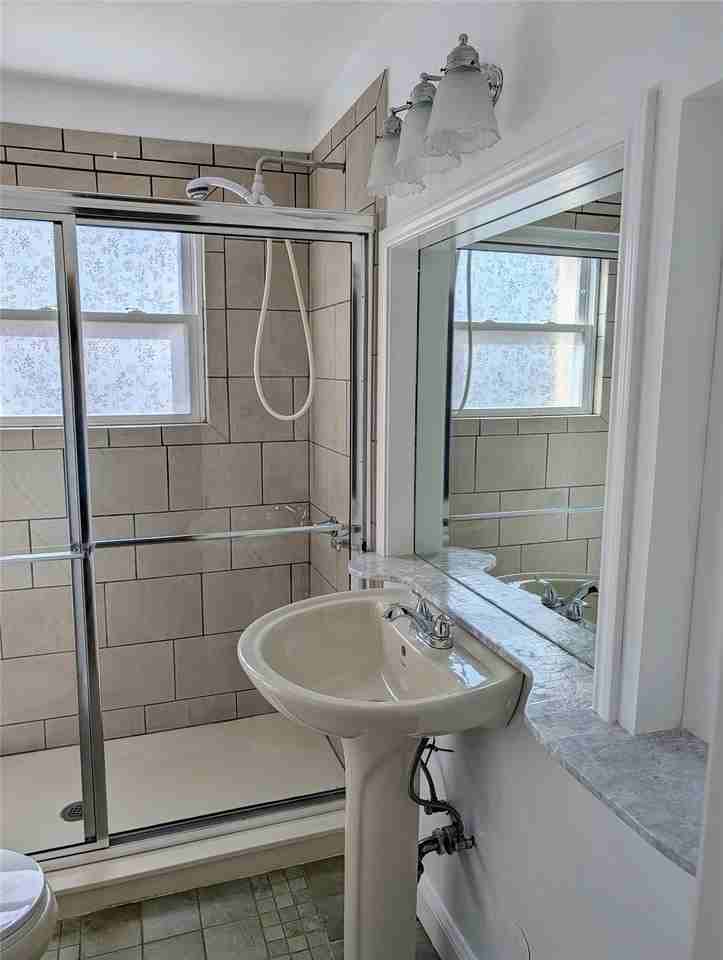 1701 Meridian Ave - Photo 4 of 8