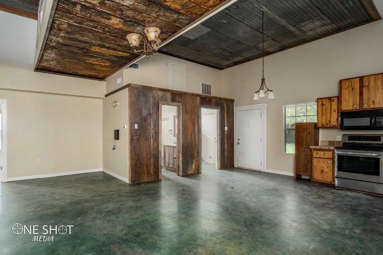 542 Mccartney Ln - Photo 6 of 36