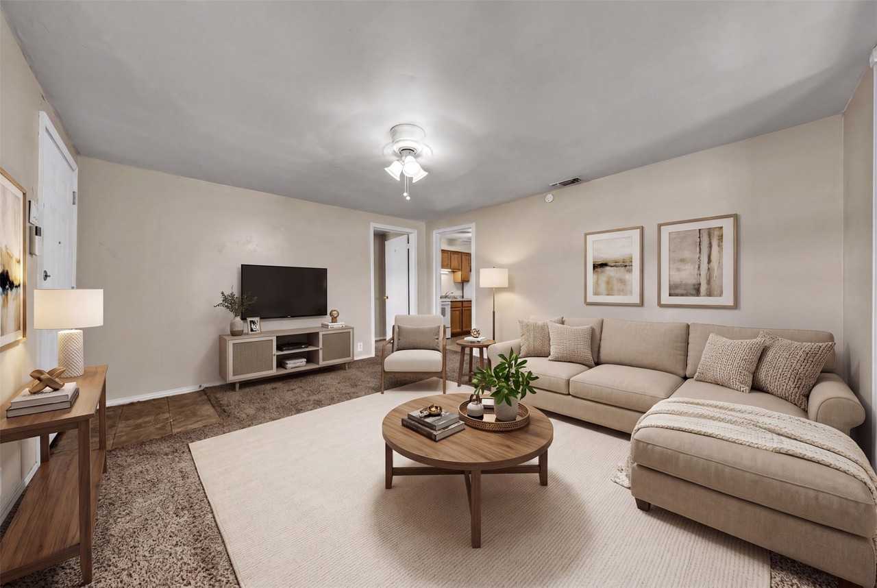 107 Brown St - Photo 4 of 28