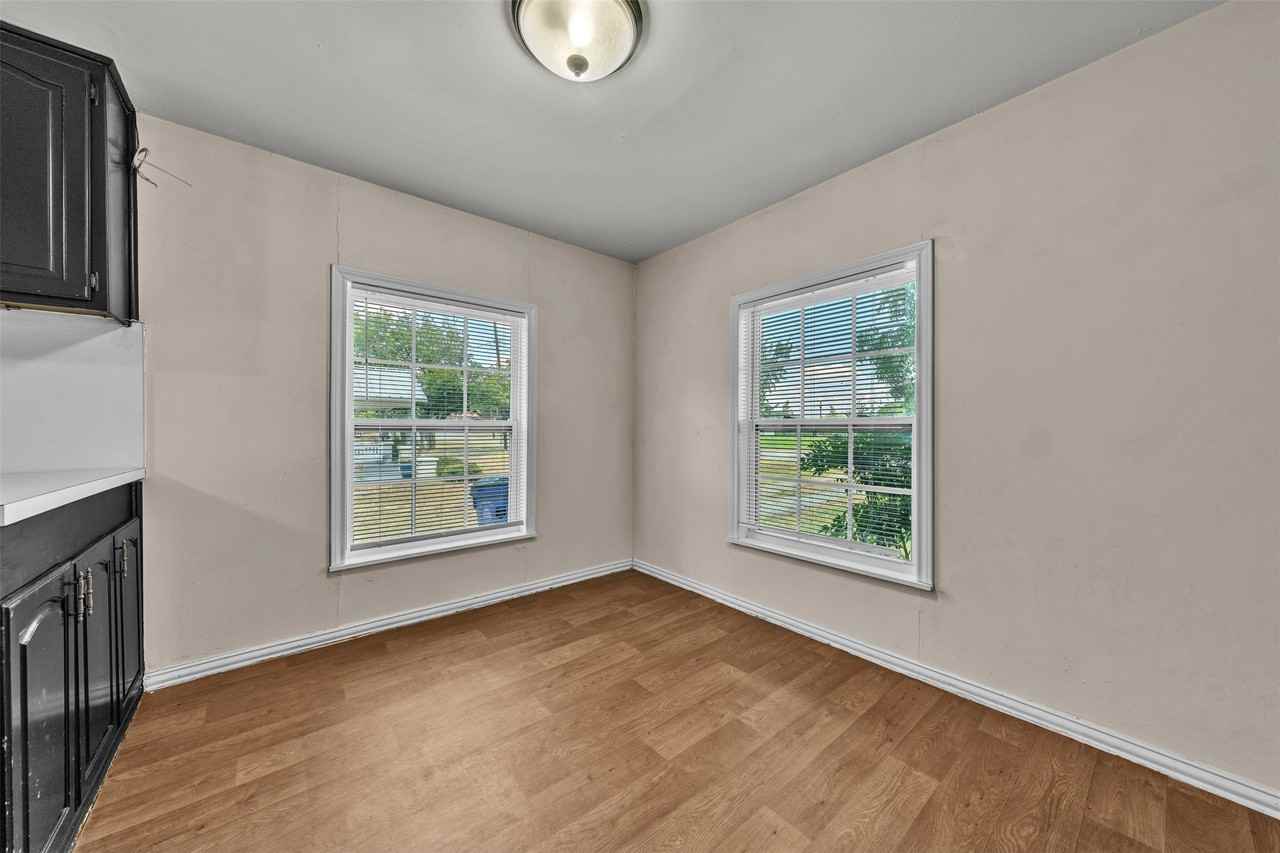 107 Brown St - Photo 7 of 28