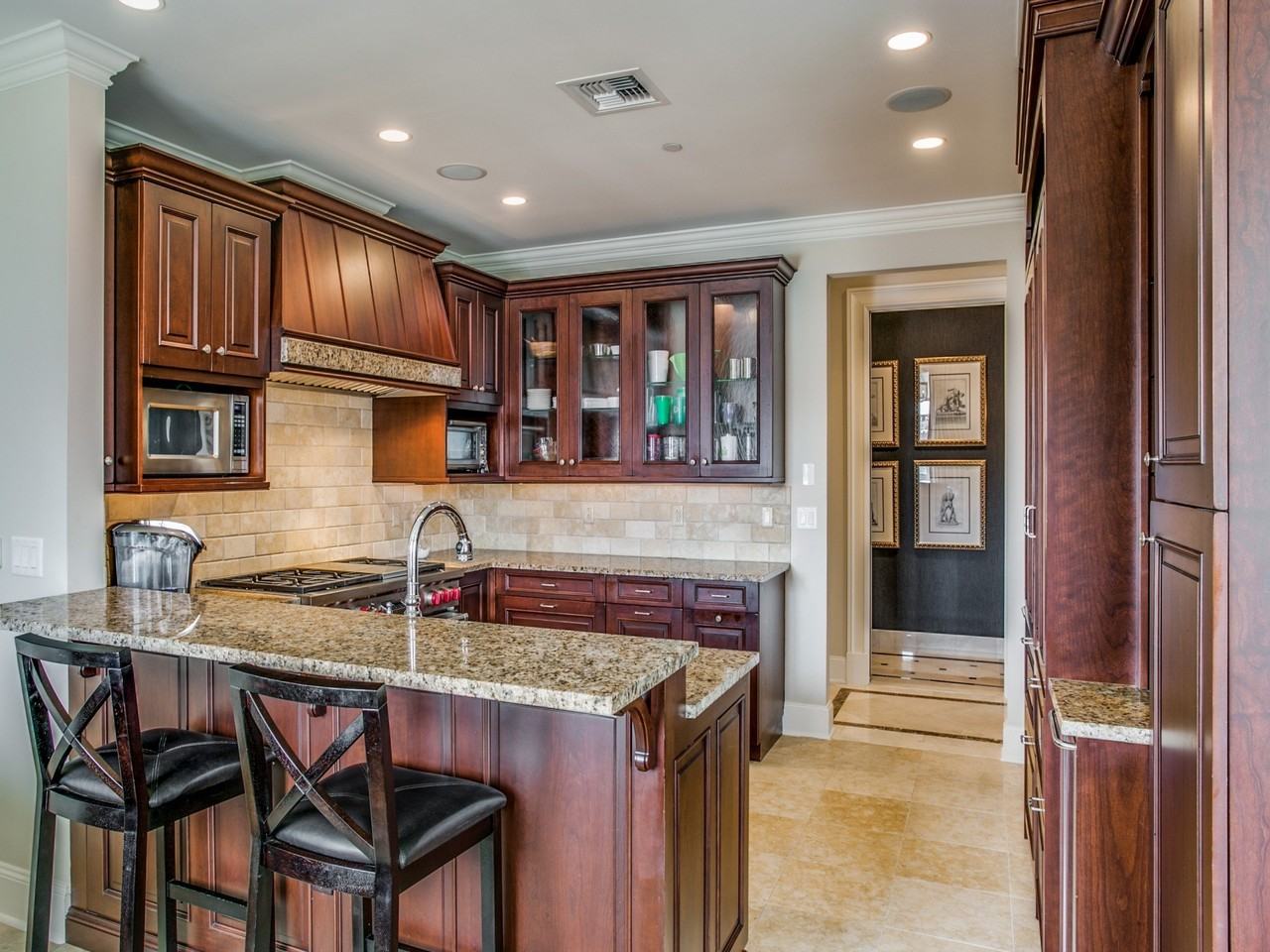 2555 N Pearl St #1502 - Photo 6 of 20