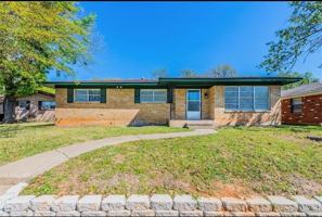 featured image of 903 Seymore Cir