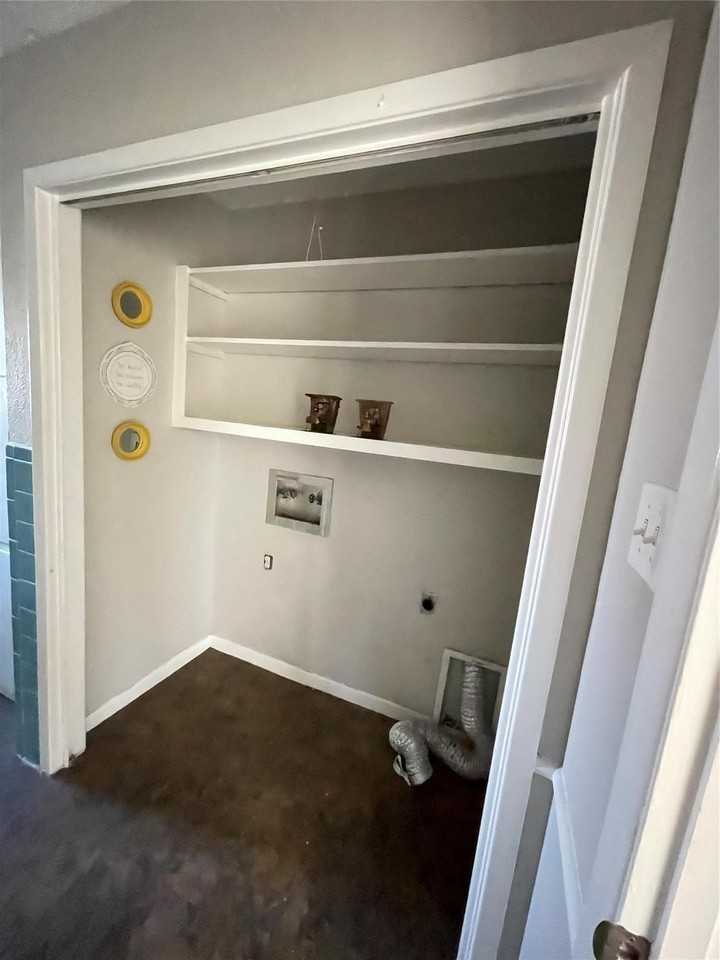 903 Seymore Cir - Photo 4 of 7