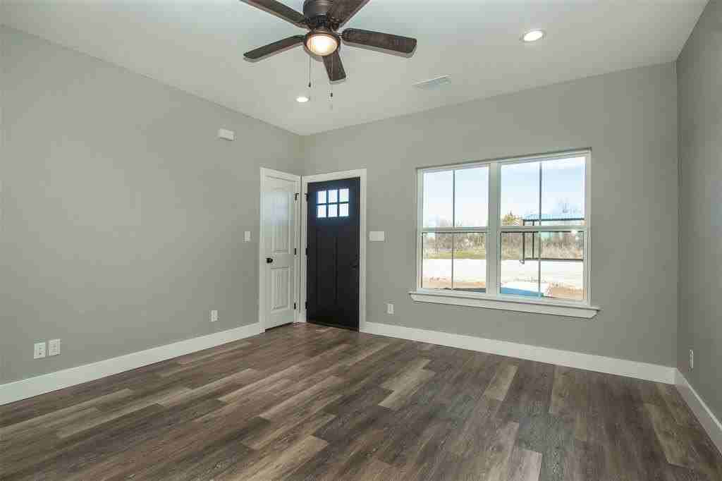 20494 Us Highway 377 #C