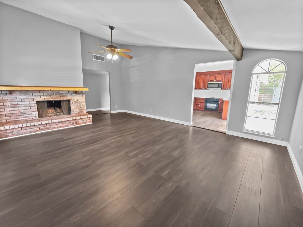 6210 Glenmoor Dr - Photo 4 of 20