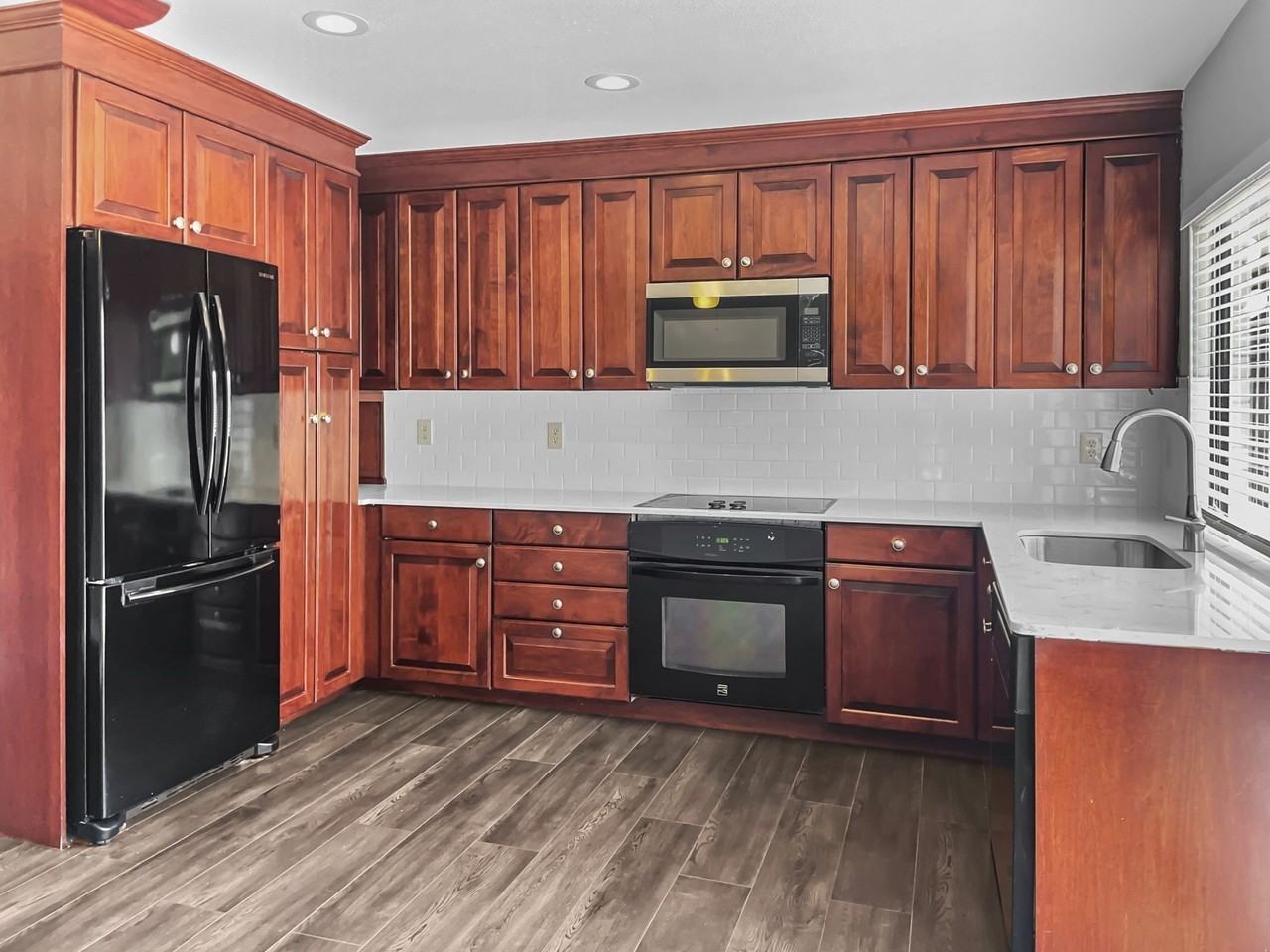 6210 Glenmoor Dr - Photo 5 of 20
