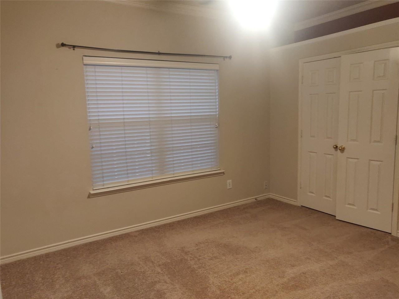 1426 Kingsley Dr - Photo 5 of 13