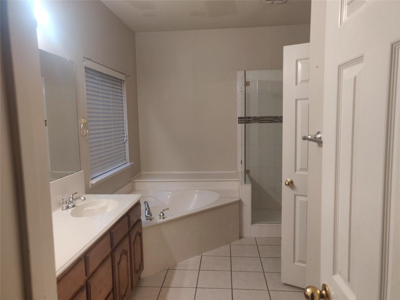 1426 Kingsley Dr - Photo 7 of 13