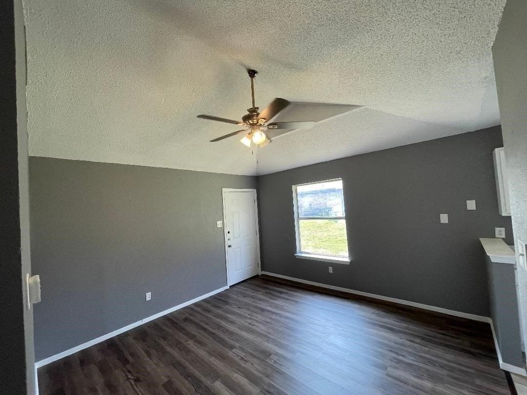 5334 Flamingo Rd - Photo 4 of 11