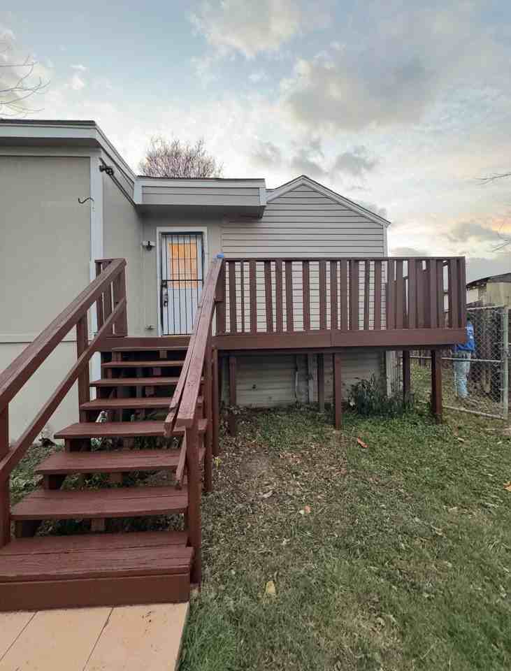 310 Avenue J - Photo 3 of 13