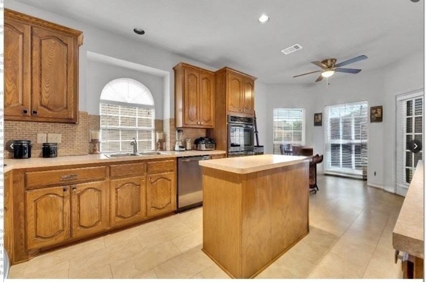 1504 Mountain Laurel Ln - Photo 2 of 11