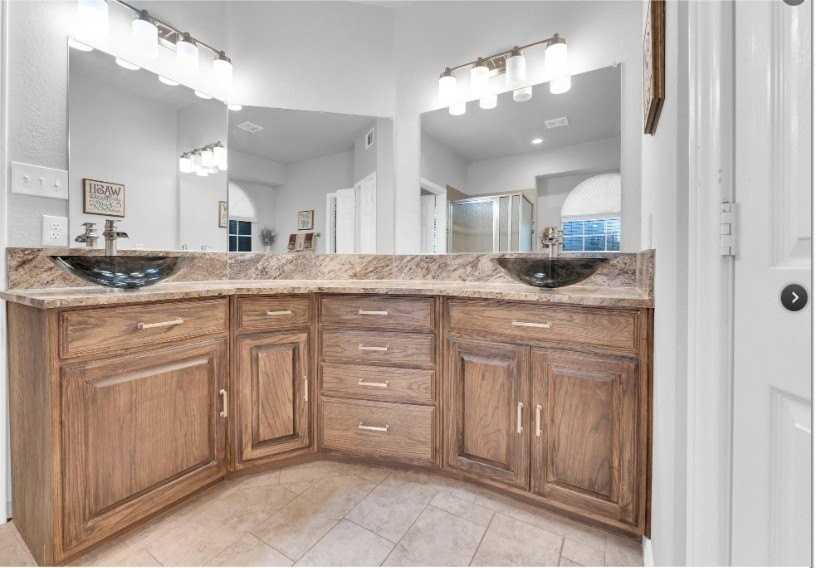 1504 Mountain Laurel Ln - Photo 5 of 11