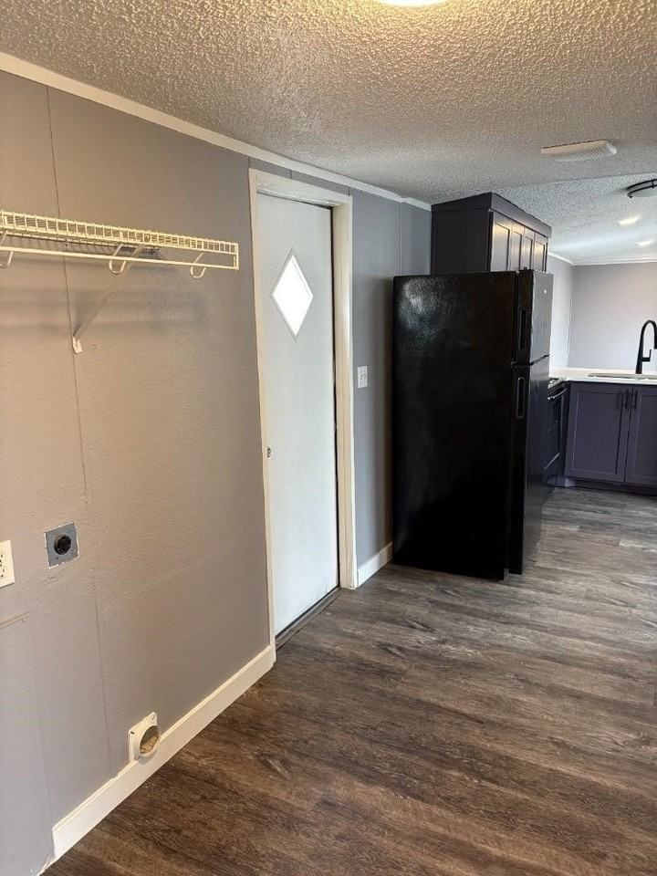 1011 Lavon Ct - Photo 6 of 10