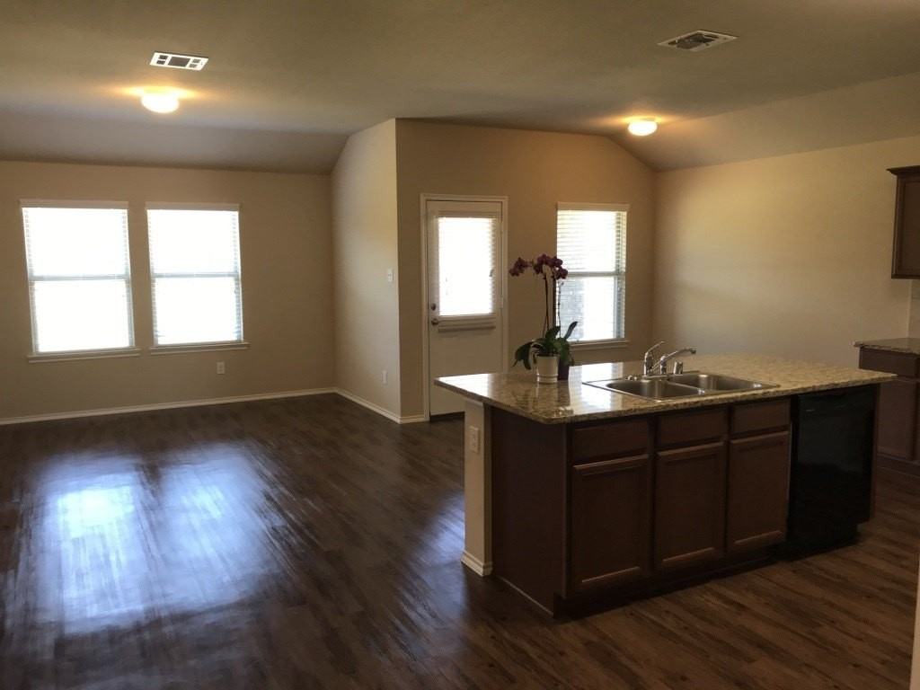 2126 Shady Glen Trl - Photo 6 of 24