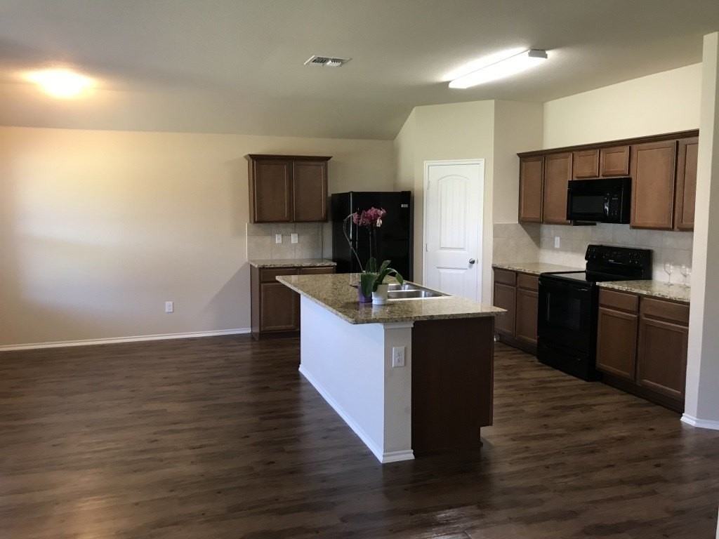 2126 Shady Glen Trl - Photo 7 of 24