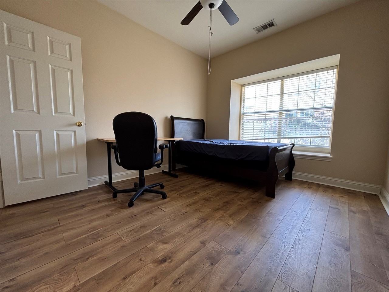 462 Richmond St - Photo 7 of 21