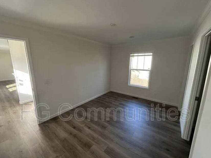 3228 Sutton Ln - Photo 7 of 15