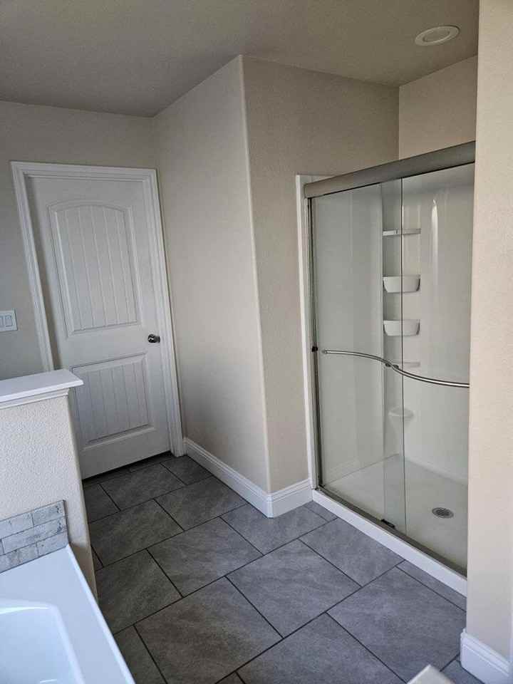 1021 E 90th Ct - Photo 4 of 4
