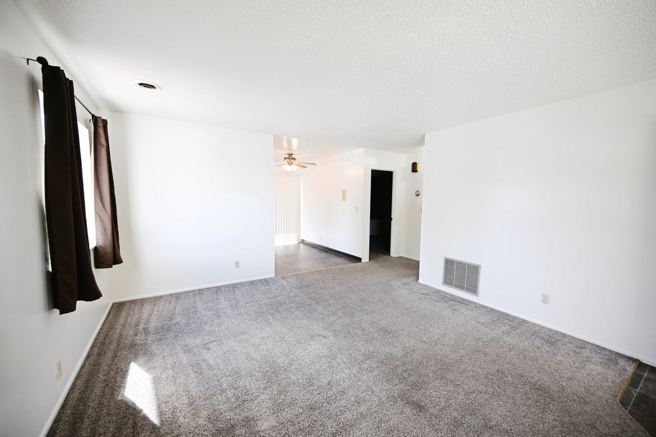 1104 3rd Ave W #8 - Photo 3 of 13