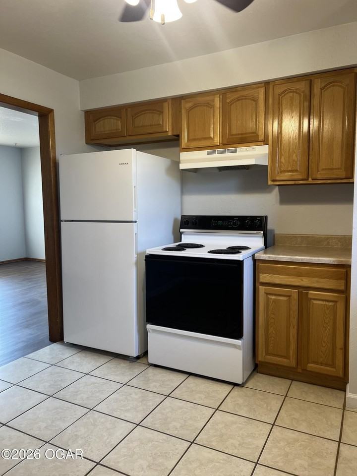 2606 Indiana Ave - Photo 5 of 8