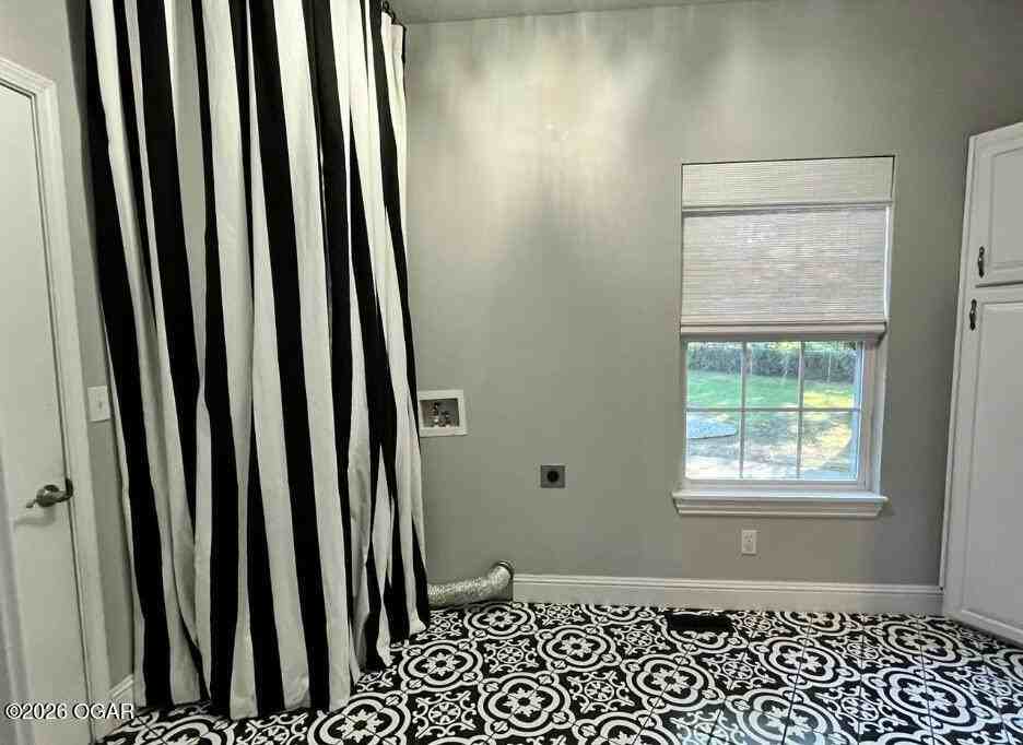 415 E Ivy Rd - Photo 7 of 15