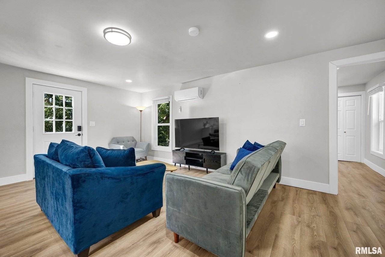 504 N 4th St - Photo 5 of 33