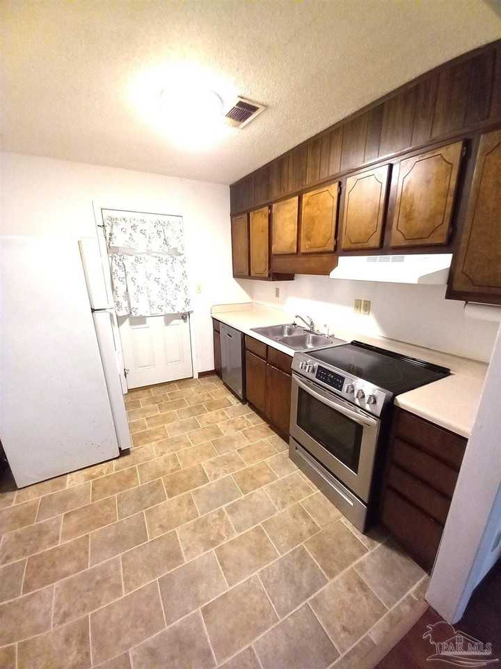 718 Mills Ave - Photo 3 of 13