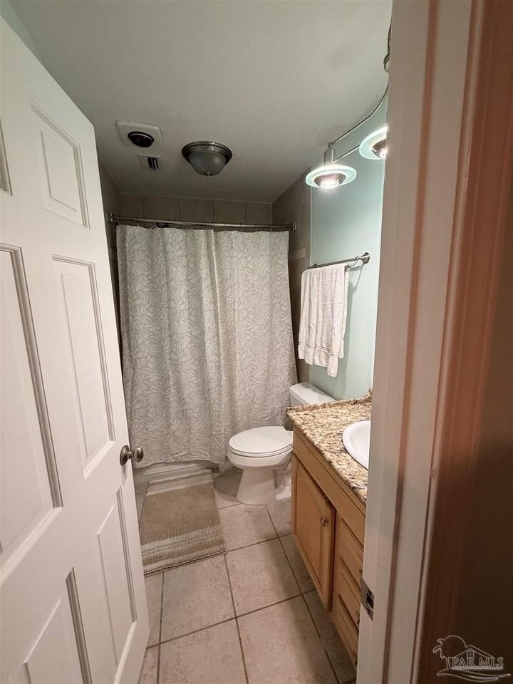 200 Pensacola Beach Rd #I8 - Photo 7 of 13
