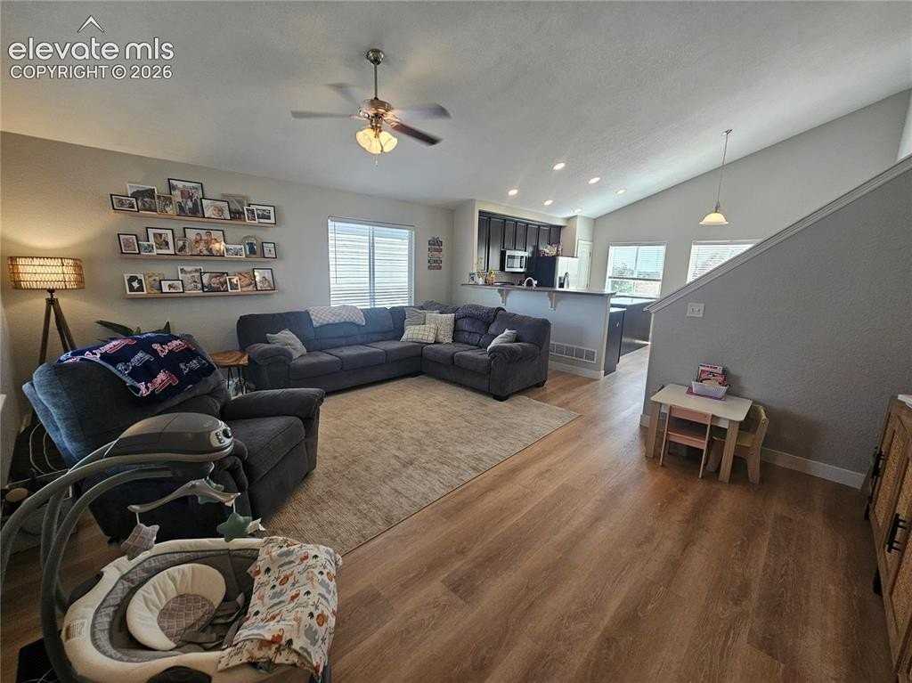 7431 Willowdale Dr - Photo 2 of 24