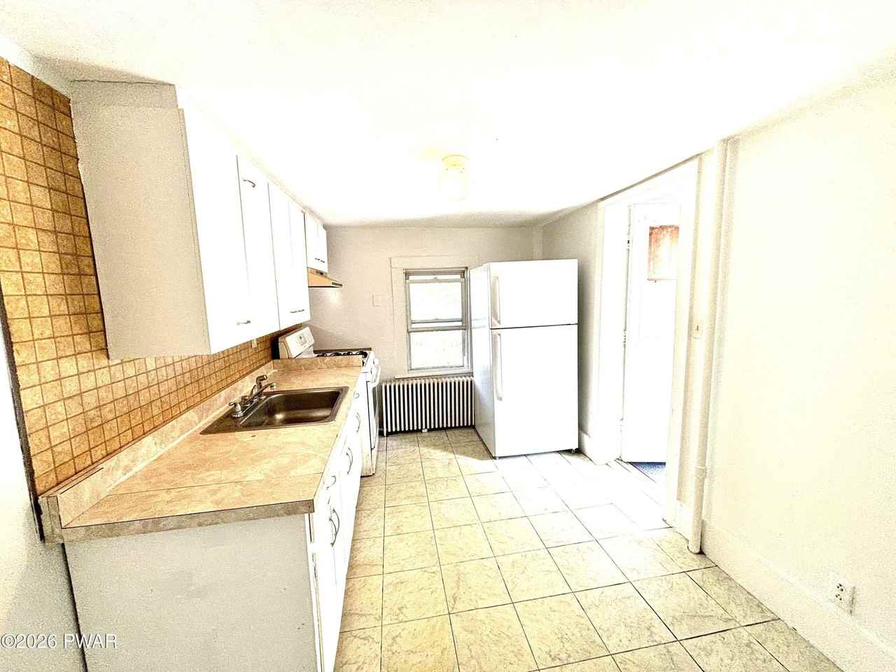 302 Avenue I #2L - Photo 5 of 20